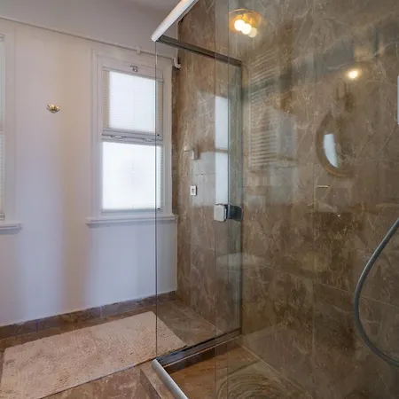 Epic Escape Homes * Adalar
